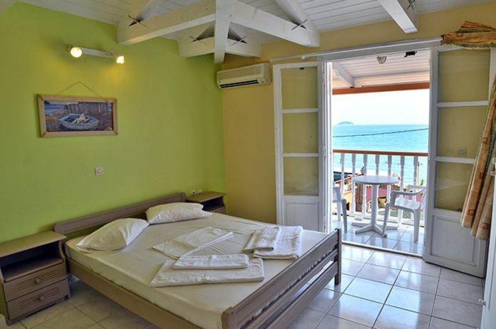 Turtle Beach Agios Sostis  Exteriör bild